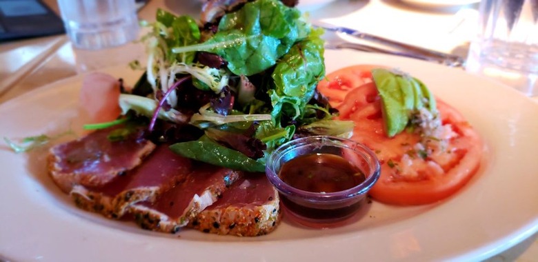 Seared Tuna Tataki Salad 