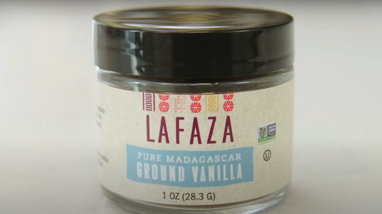 vanilla powder in container
