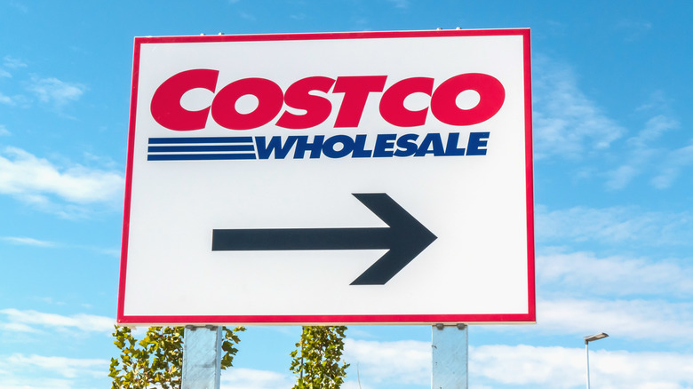 A sign for Costco