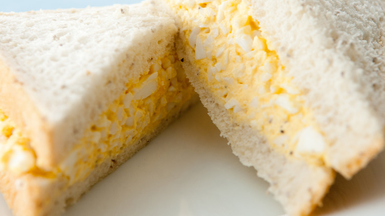 Egg salad sandwich