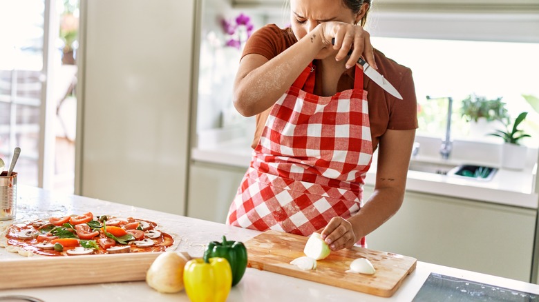 The Kitchen Vent Trick To Cutting Onions Without The Tears   What You Can Do To Increase The Effectiveness Of This Hack 1708616957 