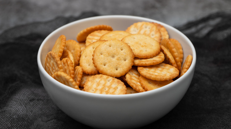 Ritz crackers in bowl