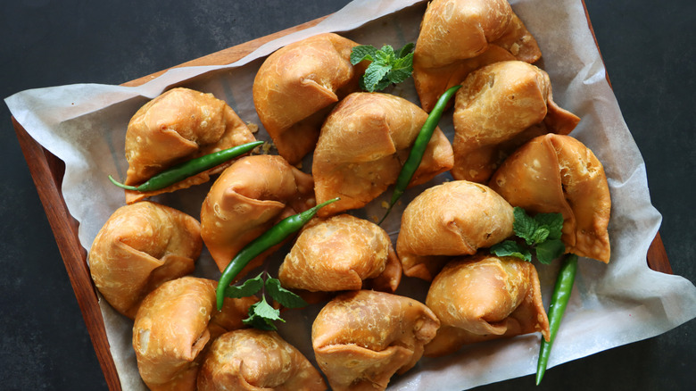 plate of samosas