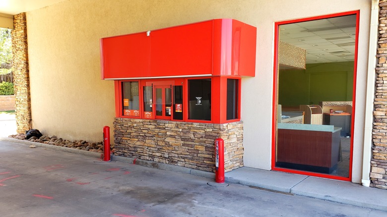 Popeyes' drive-thru window