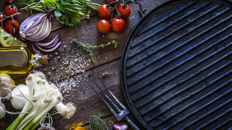 Grill pan and vegetables