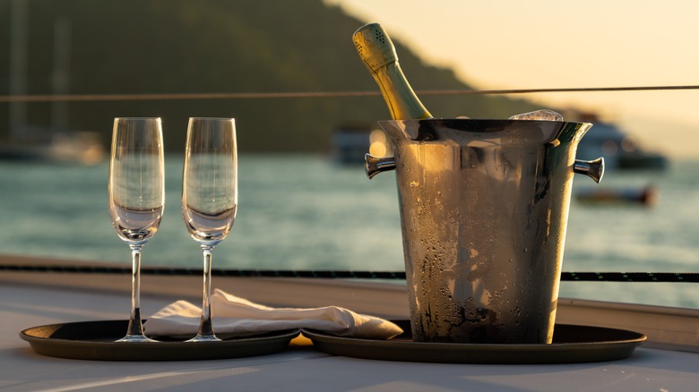 wine ice bucket