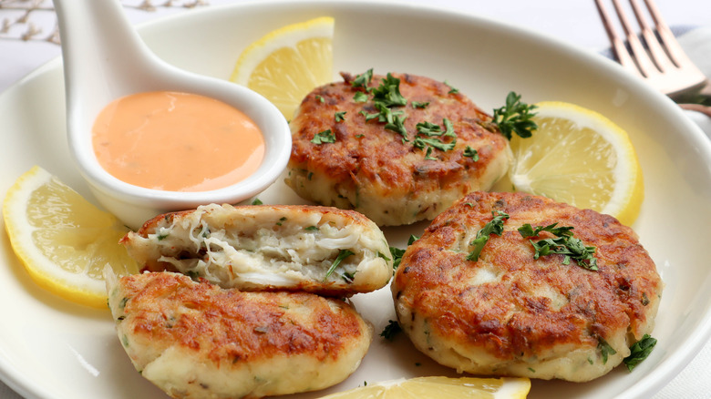 Crab cakes with dipping sauce