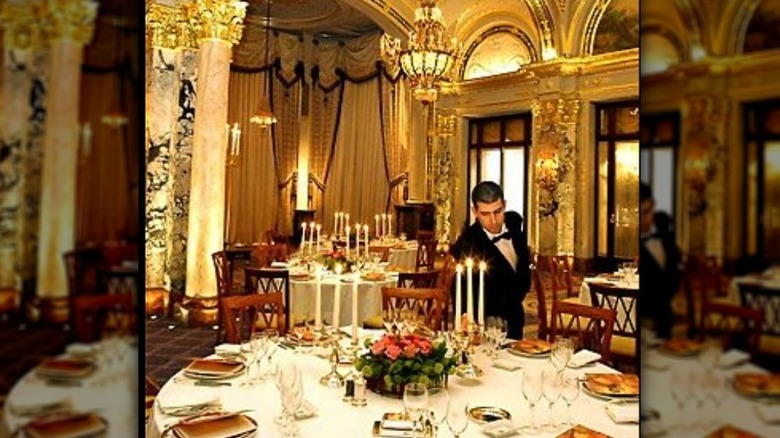 Le Louis XV dining room