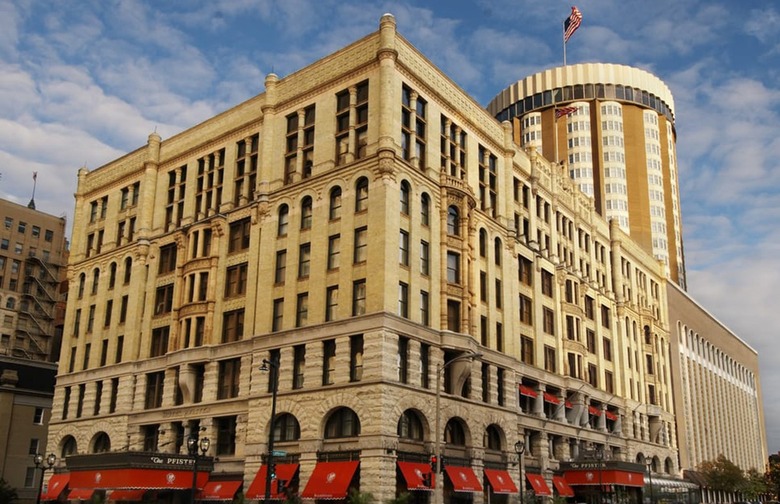 The Pfister Hotel (Milwaukee, Wisconsin)