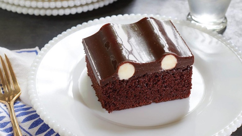 sanders chocolate bumpy cake