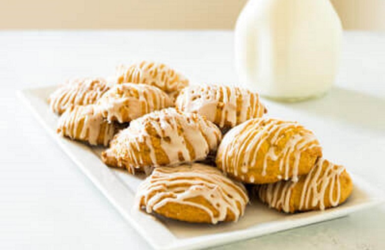 Connecticut: Pumpkin cookies with nutmeg