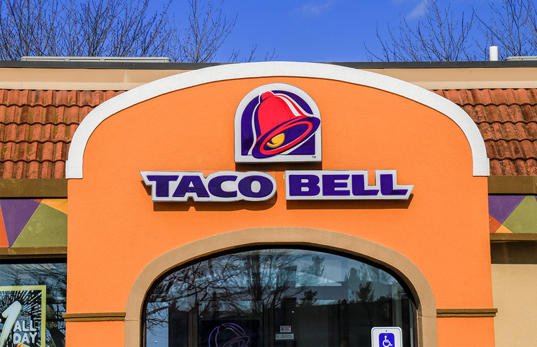 2006: Taco Bell Food Sickens 71