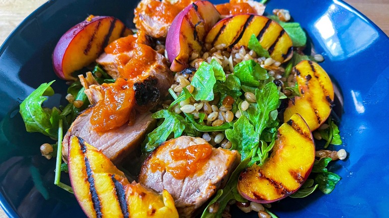 grilled pork peaches with arugula