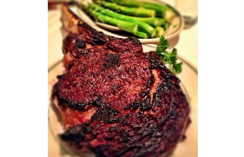 Minnesota: Bludgeon of Beef, Manny's Steakhouse (Minneapolis) 