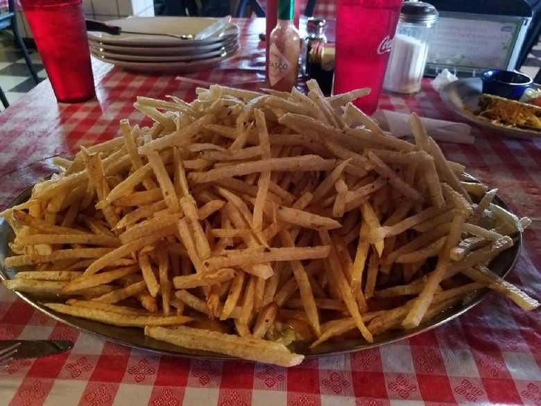 New Mexico: Travis on a Silver Platter, Grandma Warner's K & I Diner (Albuquerque) 