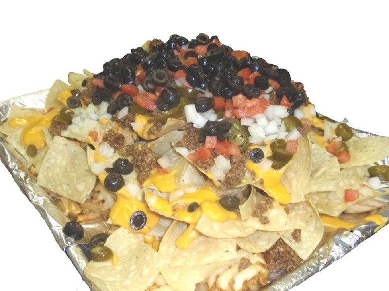 South Dakota: Monster Nacho Challenge, Overtime Sports Grill & Bar (Sioux Falls) 