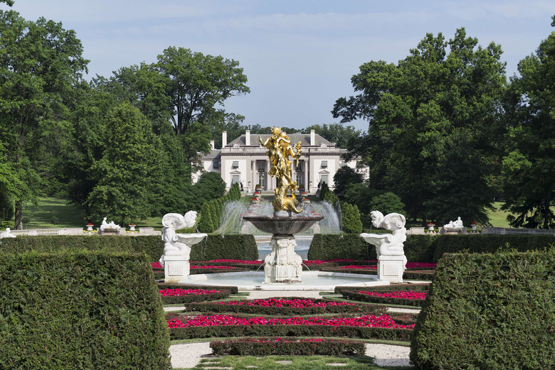 Delaware: Nemours Mansion and Gardens