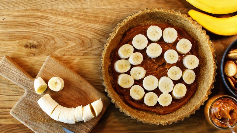 Banoffee pie with crumb crust