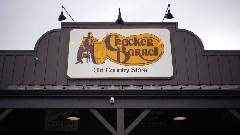 Cracker Barrel sign and storefront