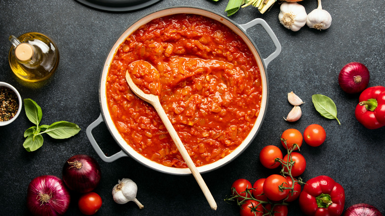 Homemade tomato sauce 