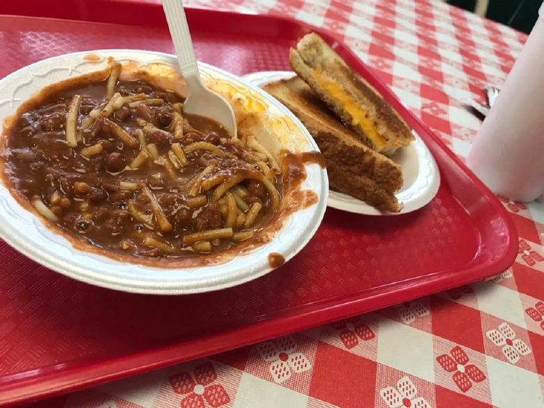 Tennessee: Varallo's Chili Parlor and Restaurant (Nashville)