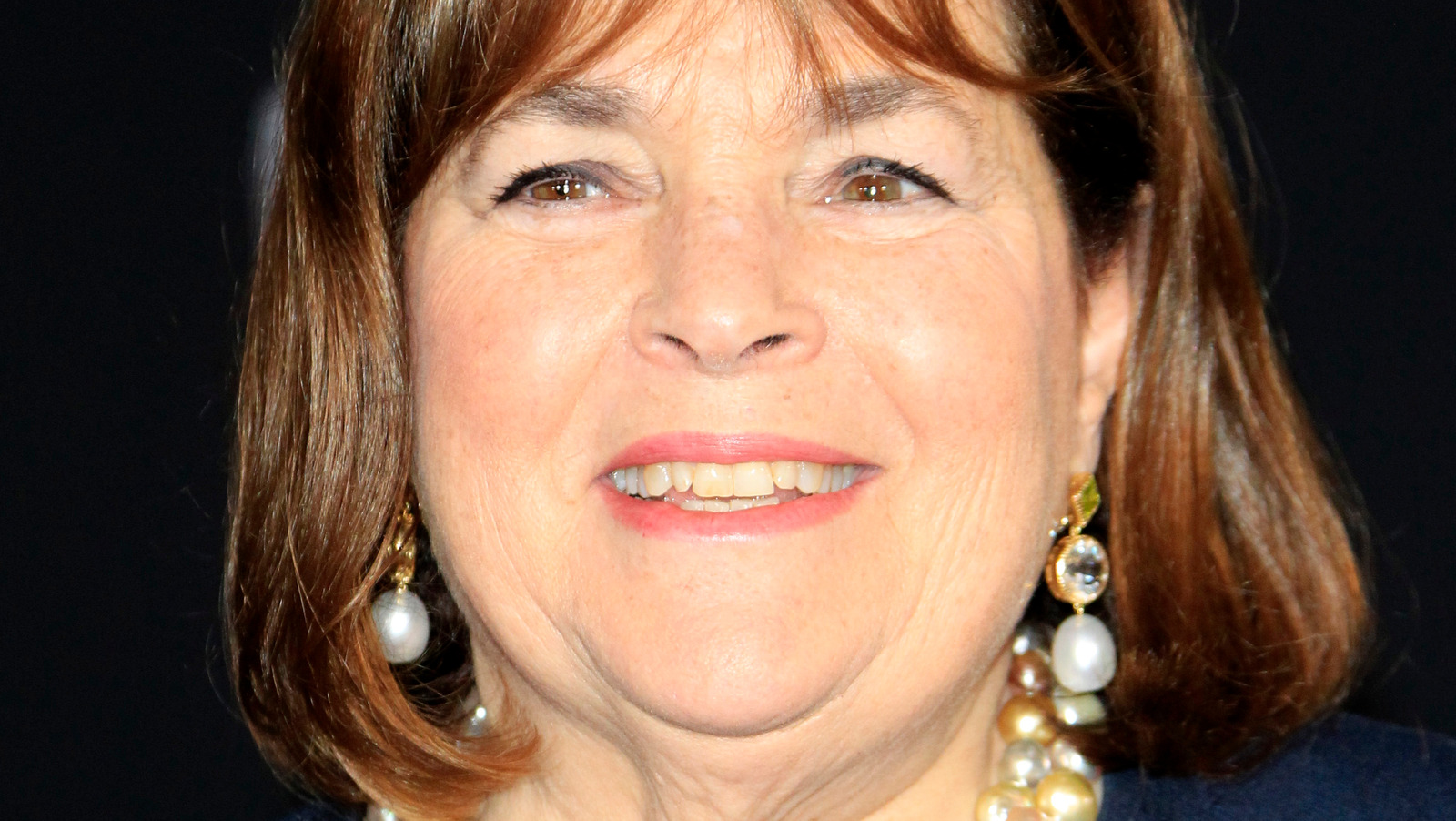 https://www.thedailymeal.com/img/gallery/the-olive-oil-brand-ina-garten-cant-stop-using/l-intro-1668607432.jpg