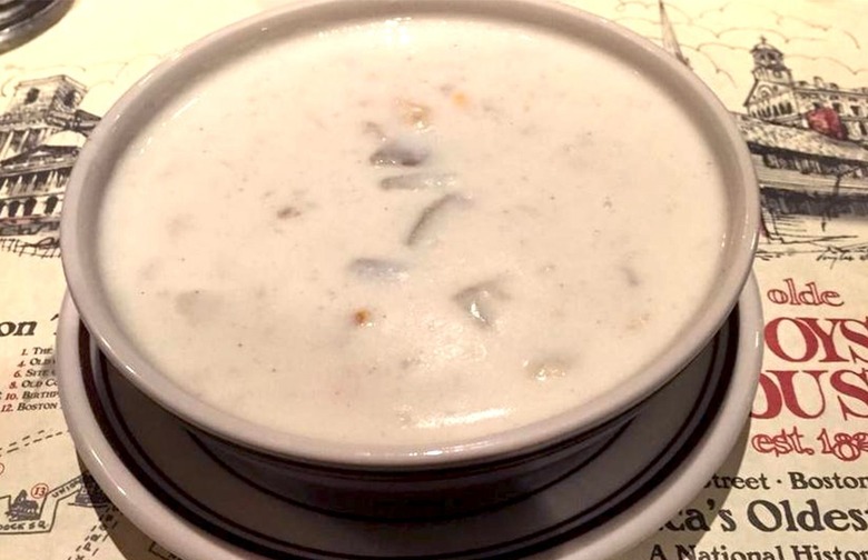 Massachusetts: Clam chowder 