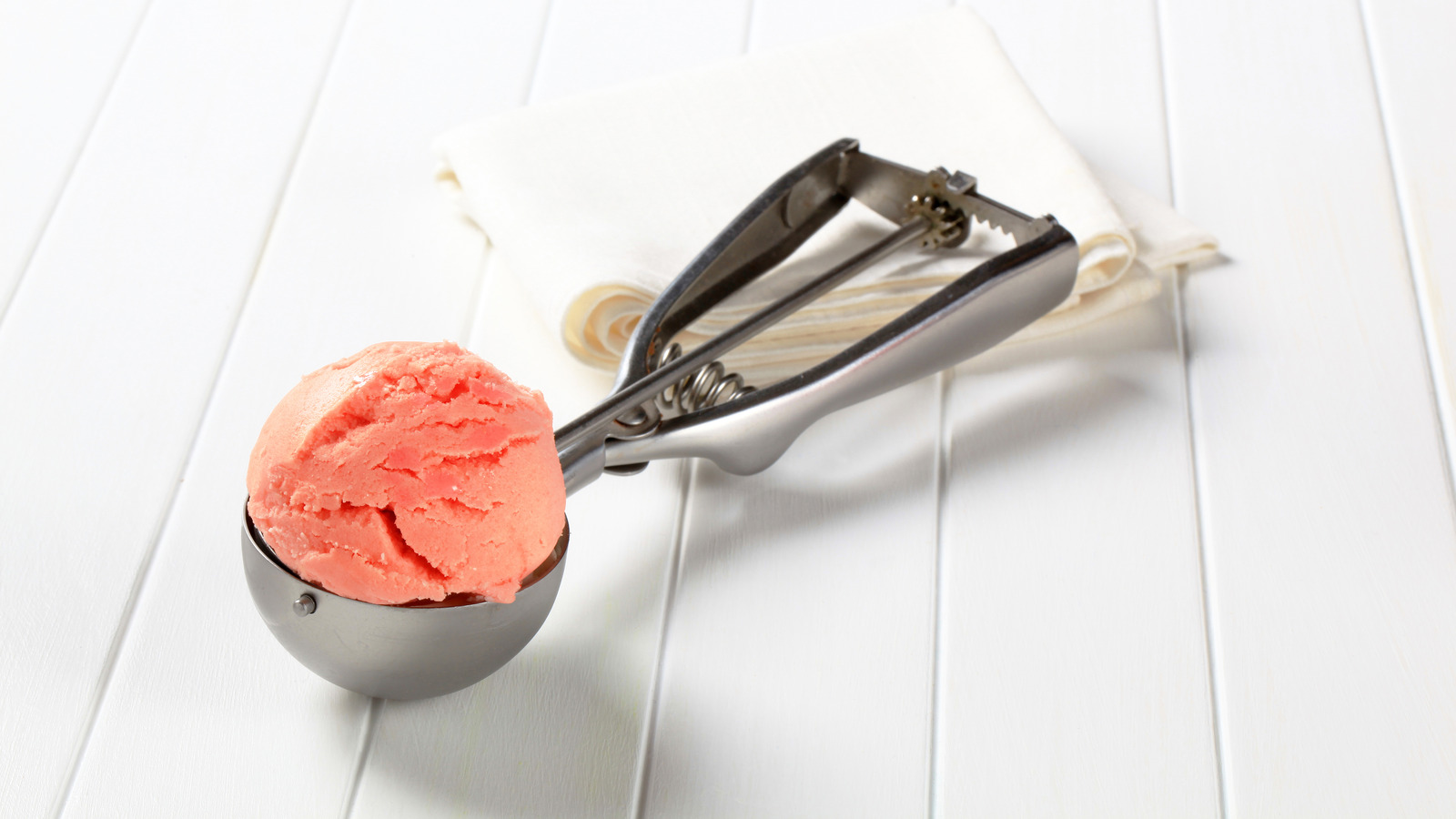 https://www.thedailymeal.com/img/gallery/the-one-ingredient-hack-for-delicious-sorbet-overnight/l-intro-1697328673.jpg