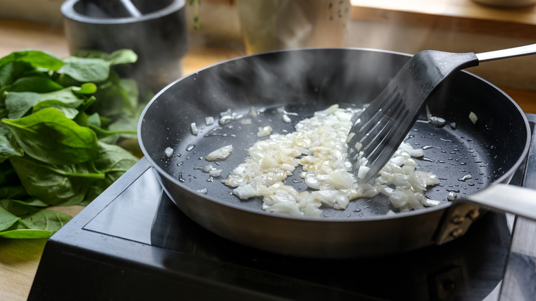 Frying onions 