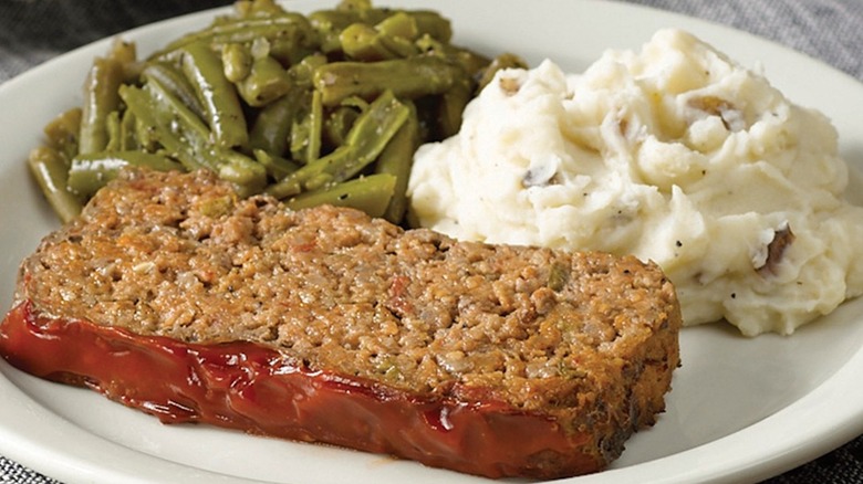 The Only Days Of The Week You Can Order Cracker Barrel's Meatloaf Lunch