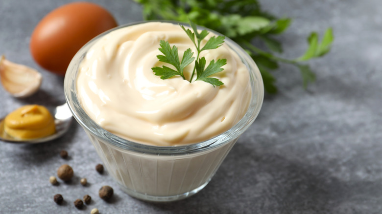 Containers of Mayo and Miracle Whip