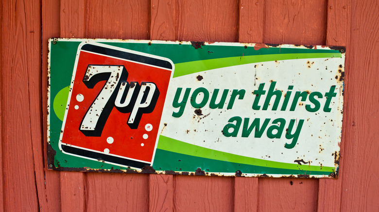 Vintage metal 7 Up sign