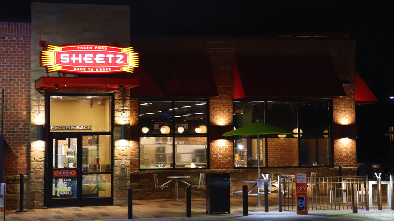 Sheetz at night