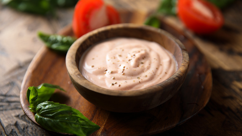 thousand island dressing in ramekin 