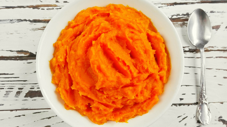 Bowl of pureed pumpkin