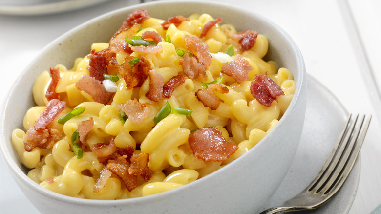 Mac and cheese with bacon