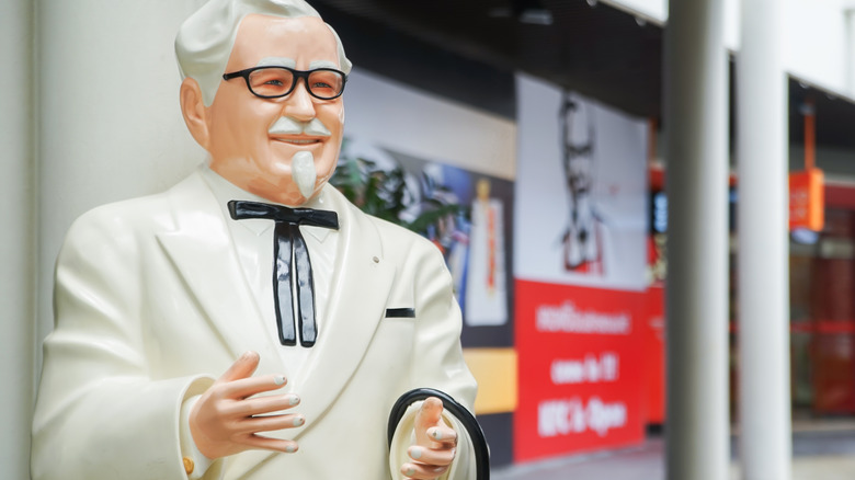 statue of Colonel Sanders