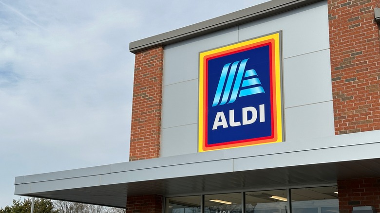 Aldi storefront