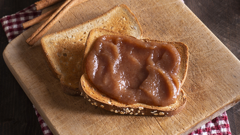 Apple butter on a bread slice