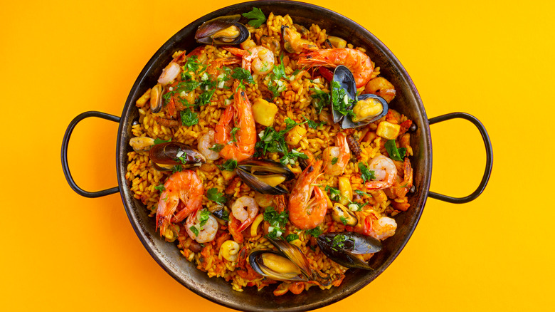 A hot pan of paella