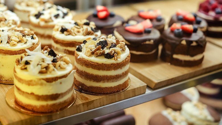 mini chocolate and vanilla stacked cakes