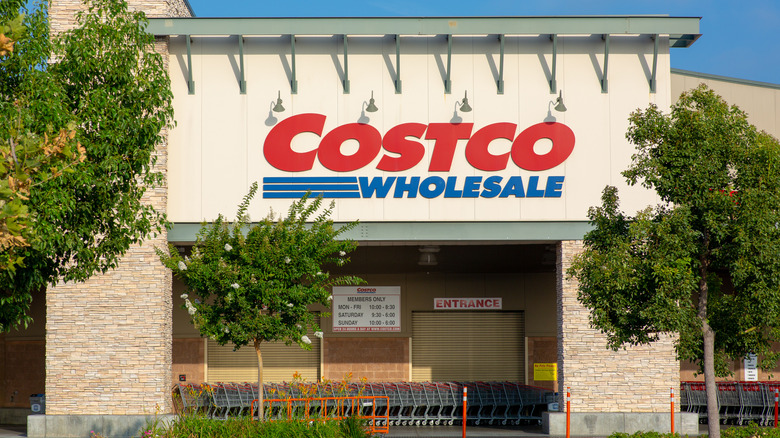 Costco storefront 