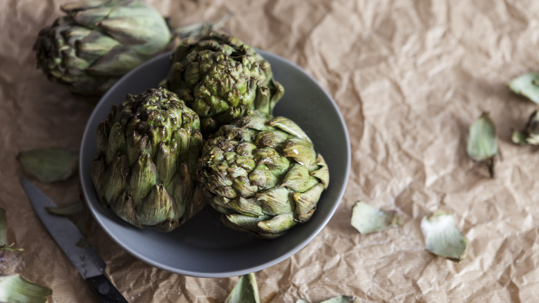 artichokes in a bowl