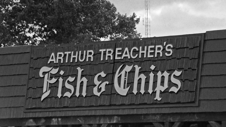 Arthur Treacher's sign