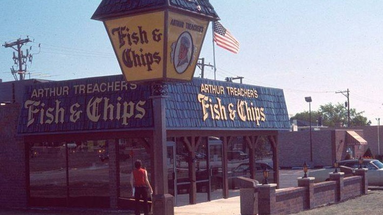 An Arthur Treacher's restaurant