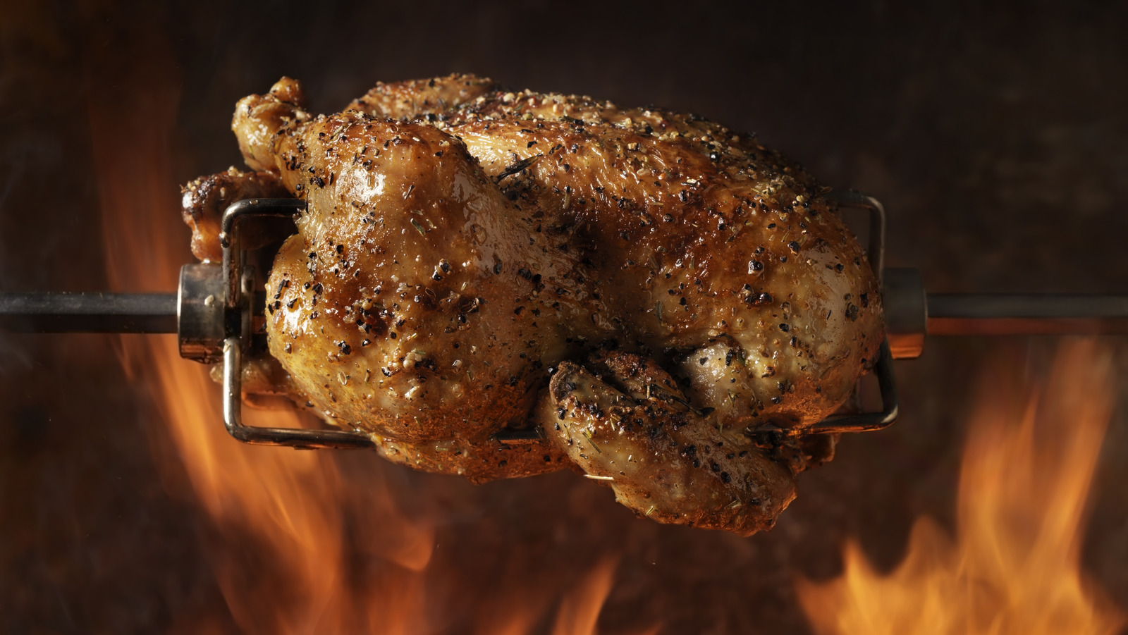 The Rotisserie Chicken Red Flag That's Super Easy To Spot