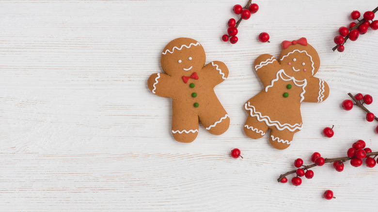 gingerbread man and woman