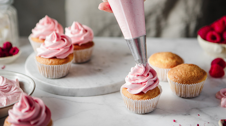 decorating cupcakes