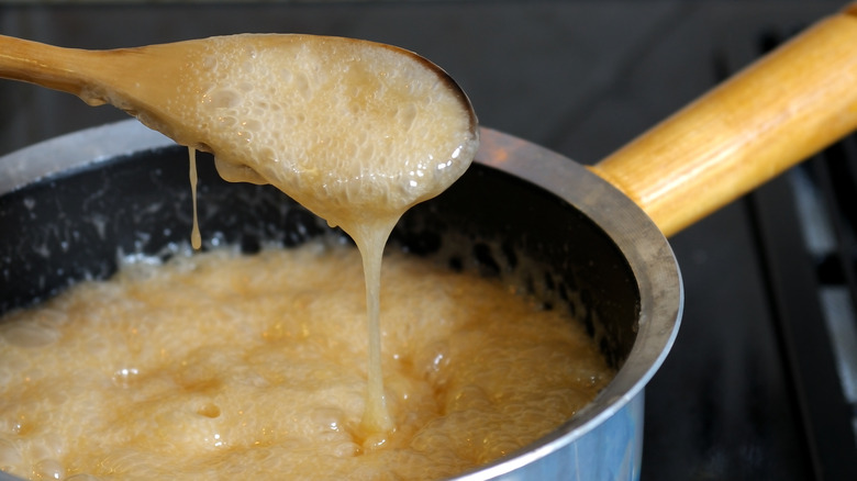 making cinder toffee in saucepan