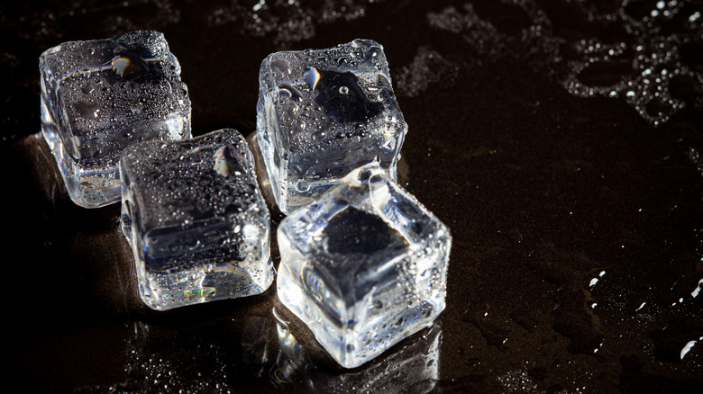 clear ice cubes